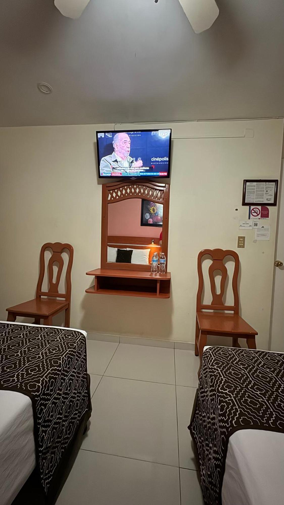 Hotel Ana Isabel Zamora de Hidalgo Bagian luar foto